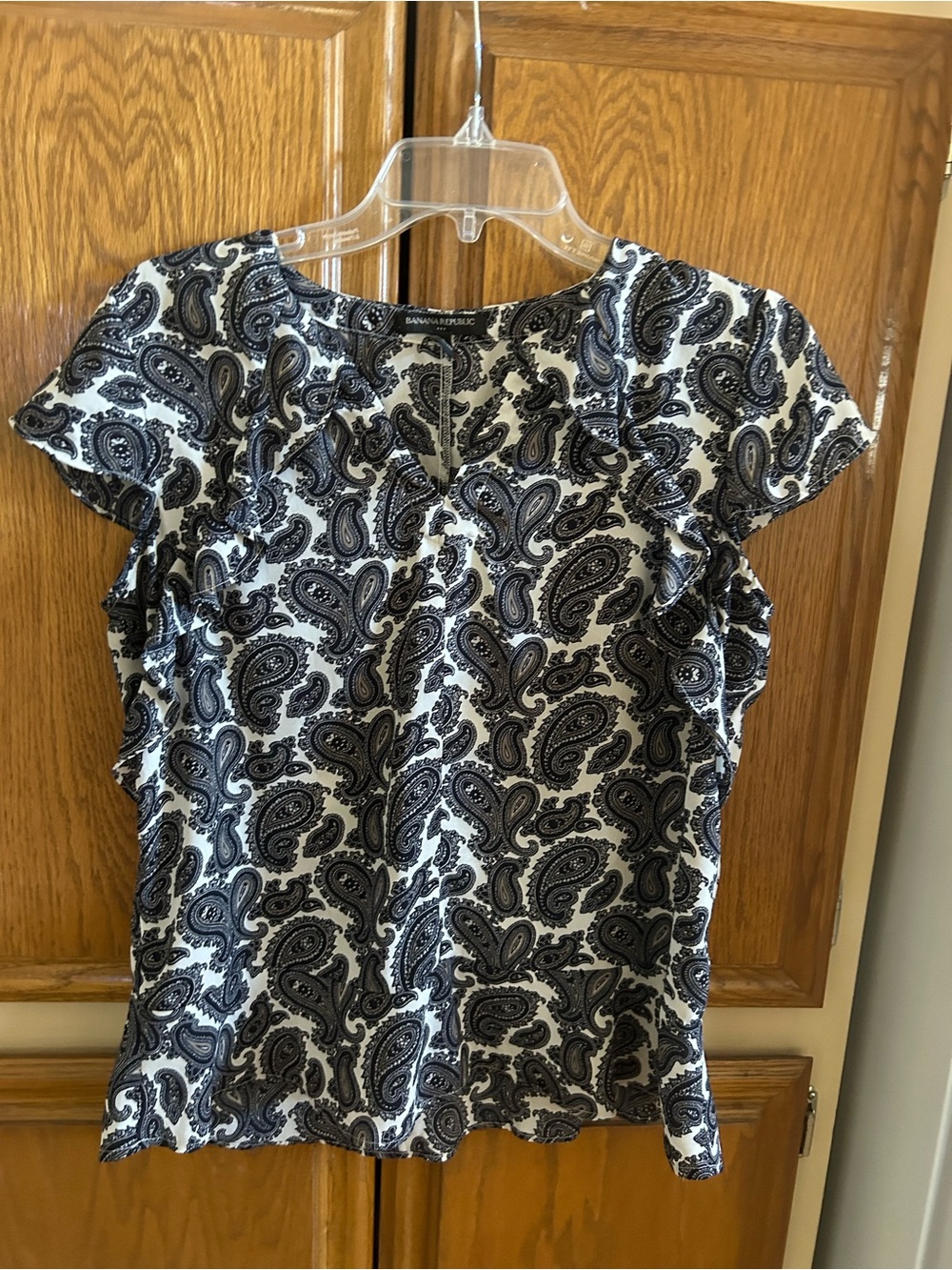 $15 Banana Republic Black and White Paisley Short-Sleeve Blouse